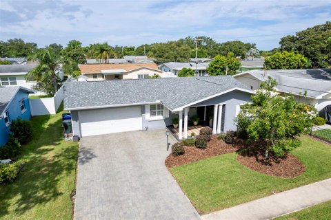 Villa ou maison à vendre à Dunedin, Floride: 3 chambres, 160.44 m2 № 1907771 - photo 1