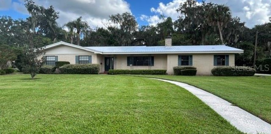 Villa ou maison à Bartow, Floride 3 chambres, 215.81 m2 № 2421871