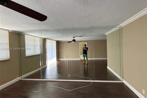 Condo in Davie, Florida, 2 bedrooms  № 1995451 - photo 3