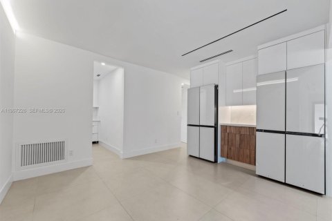 Снять в аренду виллу или дом в Корал-Спрингс, Флорида 4 спальни, 190.17м2, № 2028561 - фото 29