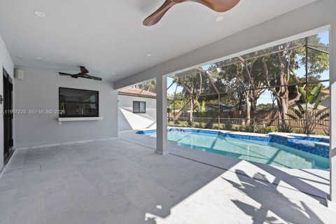 Снять в аренду виллу или дом в Корал-Спрингс, Флорида 4 спальни, 190.17м2, № 2028561 - фото 5