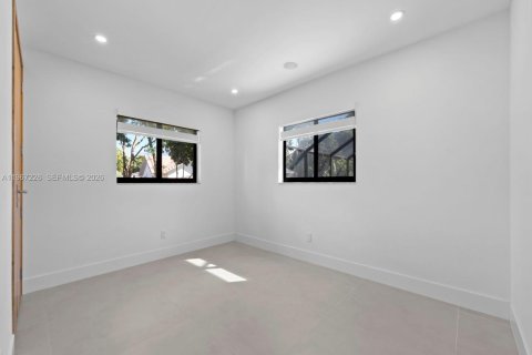 Снять в аренду виллу или дом в Корал-Спрингс, Флорида 4 спальни, 190.17м2, № 2028561 - фото 18