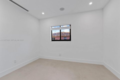 Снять в аренду виллу или дом в Корал-Спрингс, Флорида 4 спальни, 190.17м2, № 2028561 - фото 23