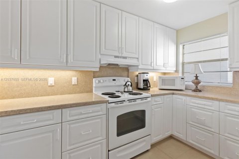 Copropriété à louer à Davie, Floride: 2 chambres, 102.19 m2 № 2154275 - photo 9