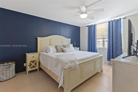 Copropriété à louer à Davie, Floride: 2 chambres, 102.19 m2 № 2154275 - photo 12