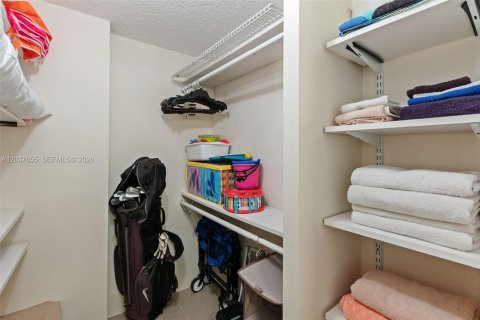 Copropriété à louer à Davie, Floride: 2 chambres, 102.19 m2 № 2154275 - photo 15