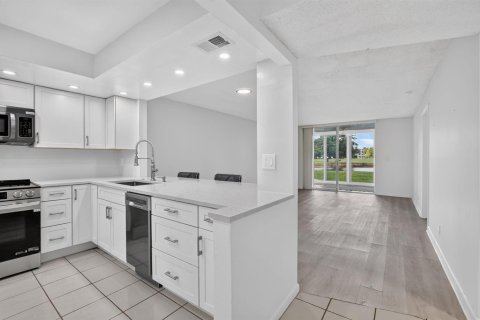 Condominio en Margate, Florida, 1 dormitorio  № 2246311