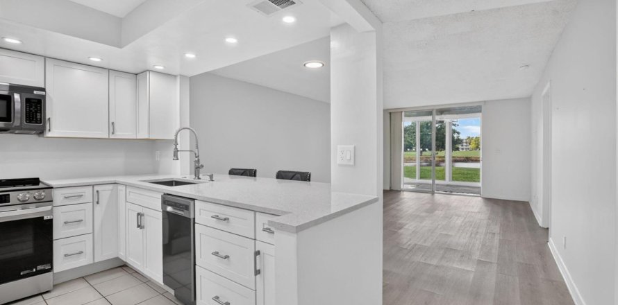 Condominio en Margate, Florida, 1 dormitorio № 2246311
