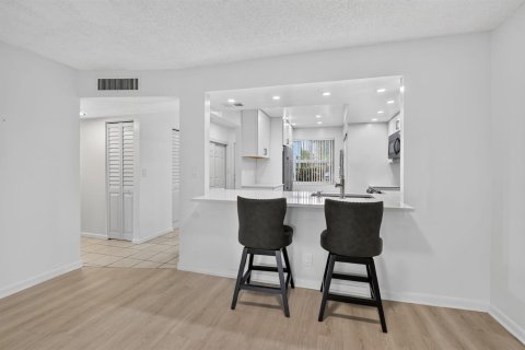 Condominio en venta en Margate, Florida, 1 dormitorio, 78.97 m2 № 2246311 - foto 3
