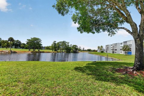 Condominio en venta en Margate, Florida, 1 dormitorio, 78.97 m2 № 2246311 - foto 28
