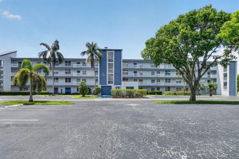 Condominio en venta en Margate, Florida, 1 dormitorio, 78.97 m2 № 2246311 - foto 22