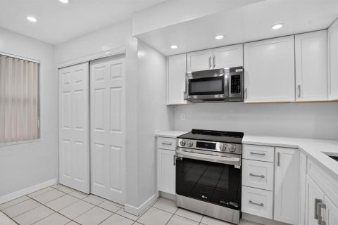 Condominio en venta en Margate, Florida, 1 dormitorio, 78.97 m2 № 2246311 - foto 7