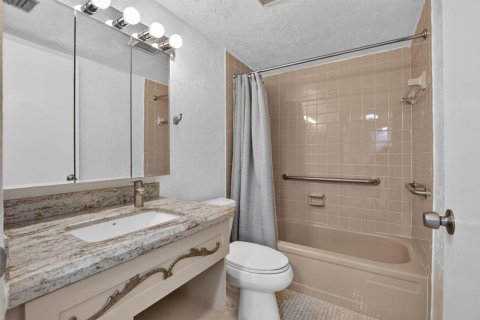 Condominio en venta en Margate, Florida, 1 dormitorio, 78.97 m2 № 2246311 - foto 11