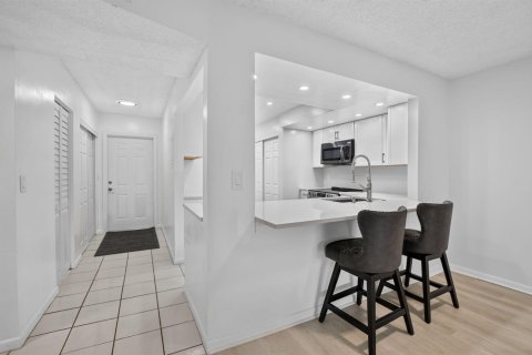 Condominio en venta en Margate, Florida, 1 dormitorio, 78.97 m2 № 2246311 - foto 2
