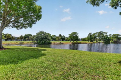 Condominio en venta en Margate, Florida, 1 dormitorio, 78.97 m2 № 2246311 - foto 27