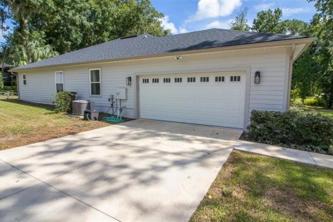 House in Melrose, Florida 3 bedrooms, 115.38 sq.m. № 1909638 - photo 3