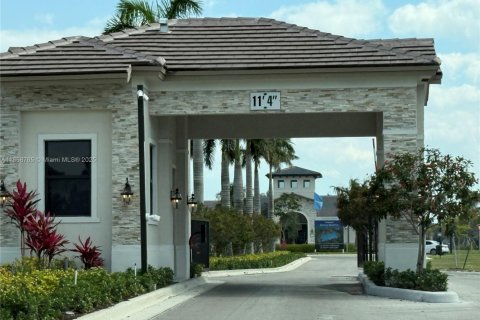 Townhouse in Miami-Dade, Florida 3 bedrooms, 149.76 sq.m. № 1887556 - photo 23