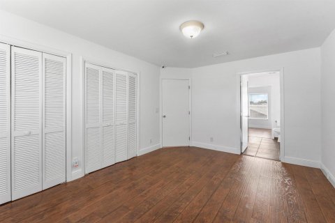 House in Royal Palm Beach, Florida 3 bedrooms, 167.41 sq.m. № 2261294 - photo 26