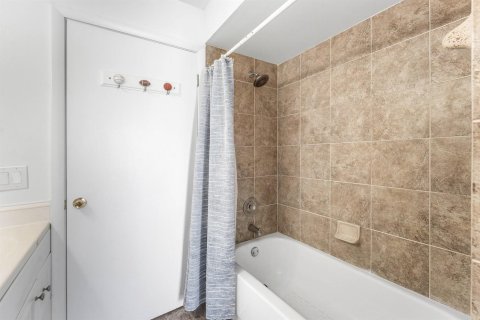 House in Royal Palm Beach, Florida 3 bedrooms, 167.41 sq.m. № 2261294 - photo 29