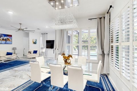 Купить виллу или дом в Веллингтон, Флорида 5 комнат, 310.76м2, № 2084134 - фото 8