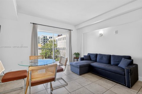 Купить кондоминиум в Майами, Флорида 2 спальни, 65.03м2, № 2189452 - фото 4