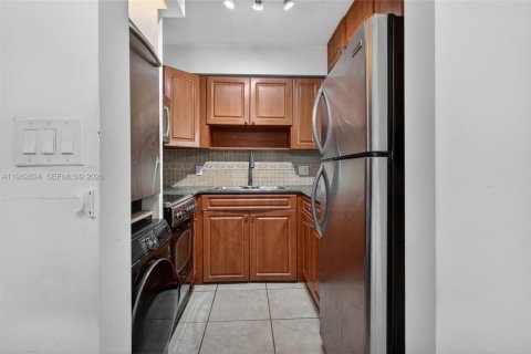 Купить кондоминиум в Майами, Флорида 2 спальни, 65.03м2, № 2189452 - фото 8