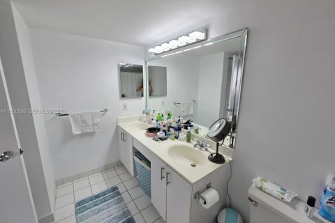 Купить кондоминиум в Авентура, Флорида 2 спальни, 105.35м2, № 2054601 - фото 15