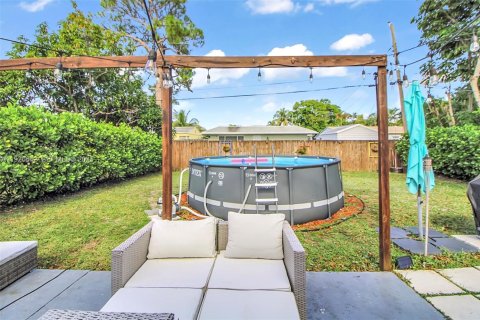 House in Oakland Park, Florida 3 bedrooms, 95.32 sq.m. № 1985765 - photo 5