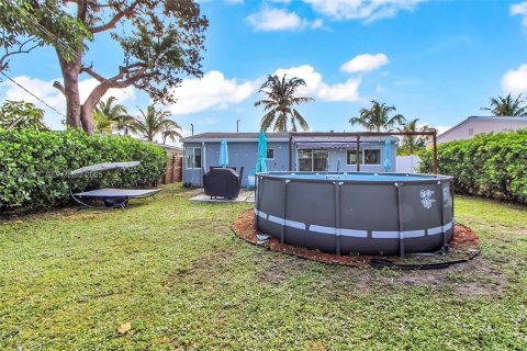 House in Oakland Park, Florida 3 bedrooms, 95.32 sq.m. № 1985765 - photo 9