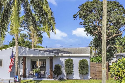 House in Oakland Park, Florida 3 bedrooms, 95.32 sq.m. № 1985765 - photo 1