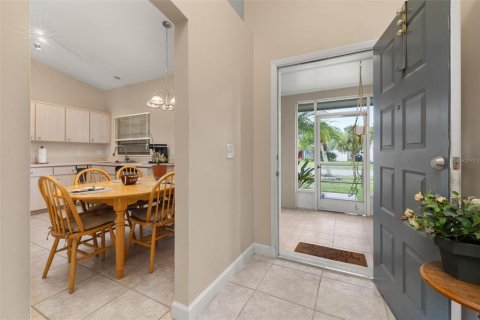 House in Orlando, Florida 3 bedrooms, 133.97 sq.m. № 1805007 - photo 5