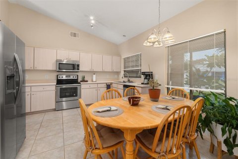 House in Orlando, Florida 3 bedrooms, 133.97 sq.m. № 1805007 - photo 9