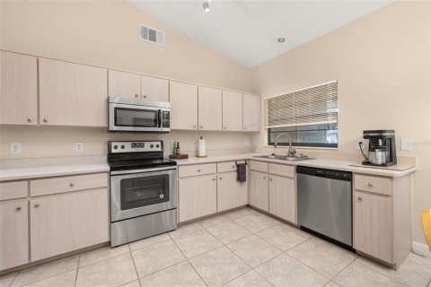 House in Orlando, Florida 3 bedrooms, 133.97 sq.m. № 1805007 - photo 3