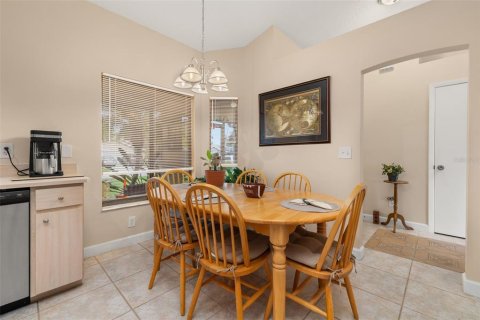 House in Orlando, Florida 3 bedrooms, 133.97 sq.m. № 1805007 - photo 6