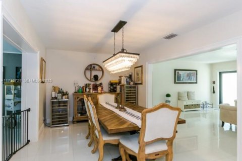 Villa ou maison à louer à Miami Shores, Floride: 3 chambres, 187.66 m2 № 1977321 - photo 16