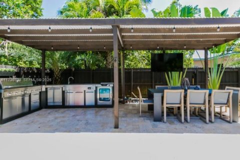 Villa ou maison à louer à Miami Shores, Floride: 3 chambres, 187.66 m2 № 1977321 - photo 9