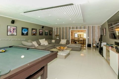 Villa ou maison à louer à Miami Shores, Floride: 3 chambres, 187.66 m2 № 1977321 - photo 21