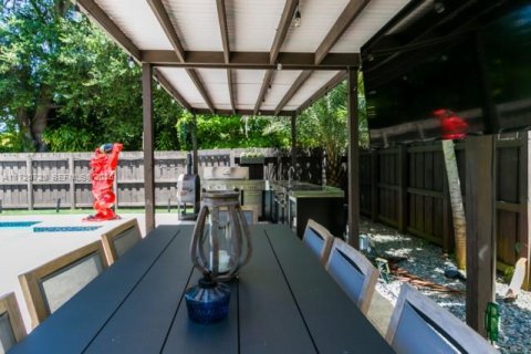 Villa ou maison à louer à Miami Shores, Floride: 3 chambres, 187.66 m2 № 1977321 - photo 8