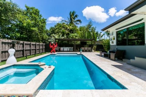 Villa ou maison à louer à Miami Shores, Floride: 3 chambres, 187.66 m2 № 1977321 - photo 3