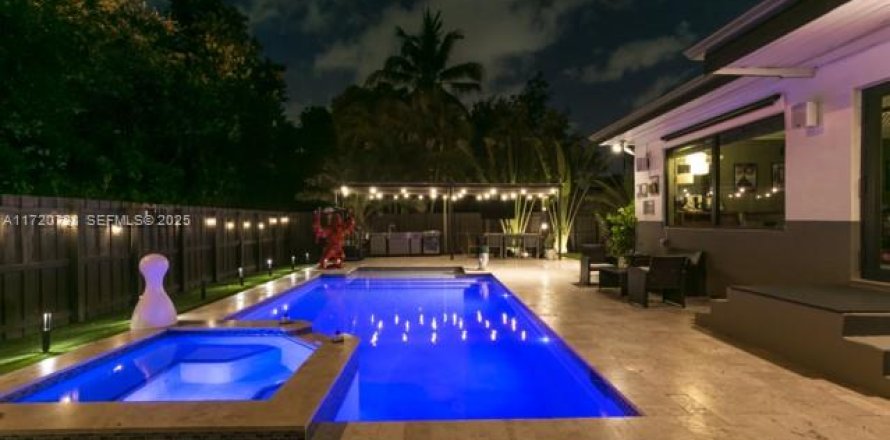 Villa ou maison à Miami Shores, Floride 3 chambres, 187.66 m2 № 1977321