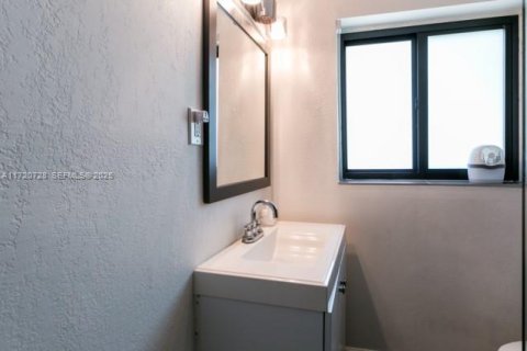 Villa ou maison à louer à Miami Shores, Floride: 3 chambres, 187.66 m2 № 1977321 - photo 27