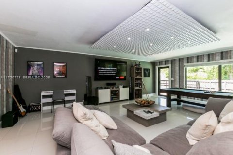 Villa ou maison à louer à Miami Shores, Floride: 3 chambres, 187.66 m2 № 1977321 - photo 19