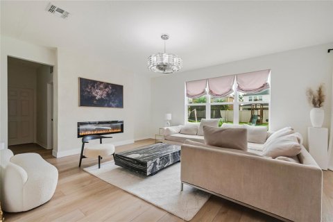 House in Kissimmee, Florida 5 bedrooms, 324.88 sq.m. № 2409977 - photo 22