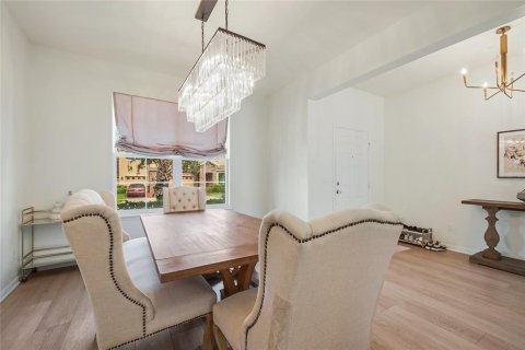 House in Kissimmee, Florida 5 bedrooms, 324.88 sq.m. № 2409977 - photo 7