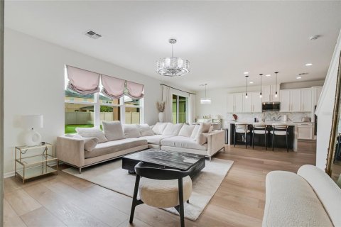 House in Kissimmee, Florida 5 bedrooms, 324.88 sq.m. № 2409977 - photo 23