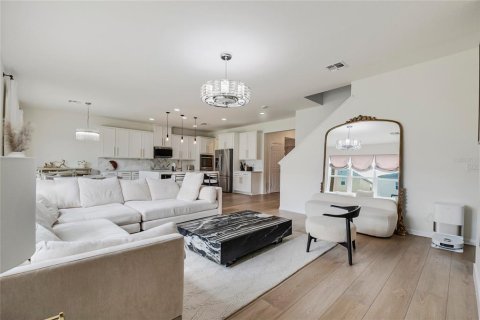 House in Kissimmee, Florida 5 bedrooms, 324.88 sq.m. № 2409977 - photo 24
