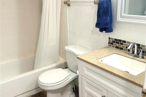 Condo in Gainesville, Florida, 2 bedrooms  № 1746918 - photo 14