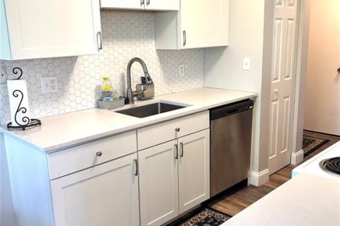 Condo in Gainesville, Florida, 2 bedrooms  № 1746918 - photo 6