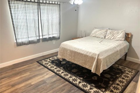 Condo in Gainesville, Florida, 2 bedrooms  № 1746918 - photo 16