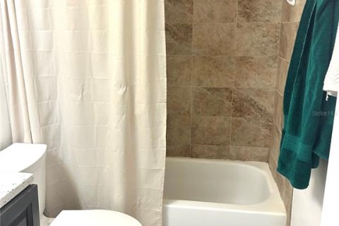 Condo in Gainesville, Florida, 2 bedrooms  № 1746918 - photo 19